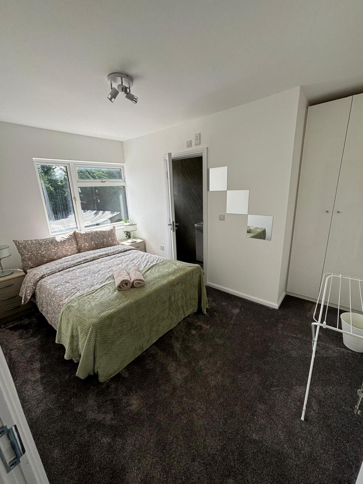 Wisma tamu Self Contained In